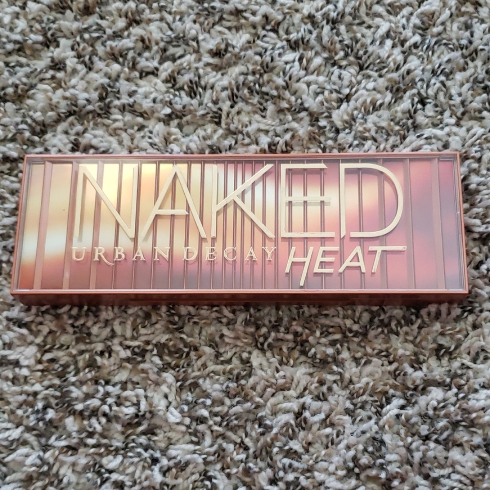 Urban Decay Naked heat eye shadow palette